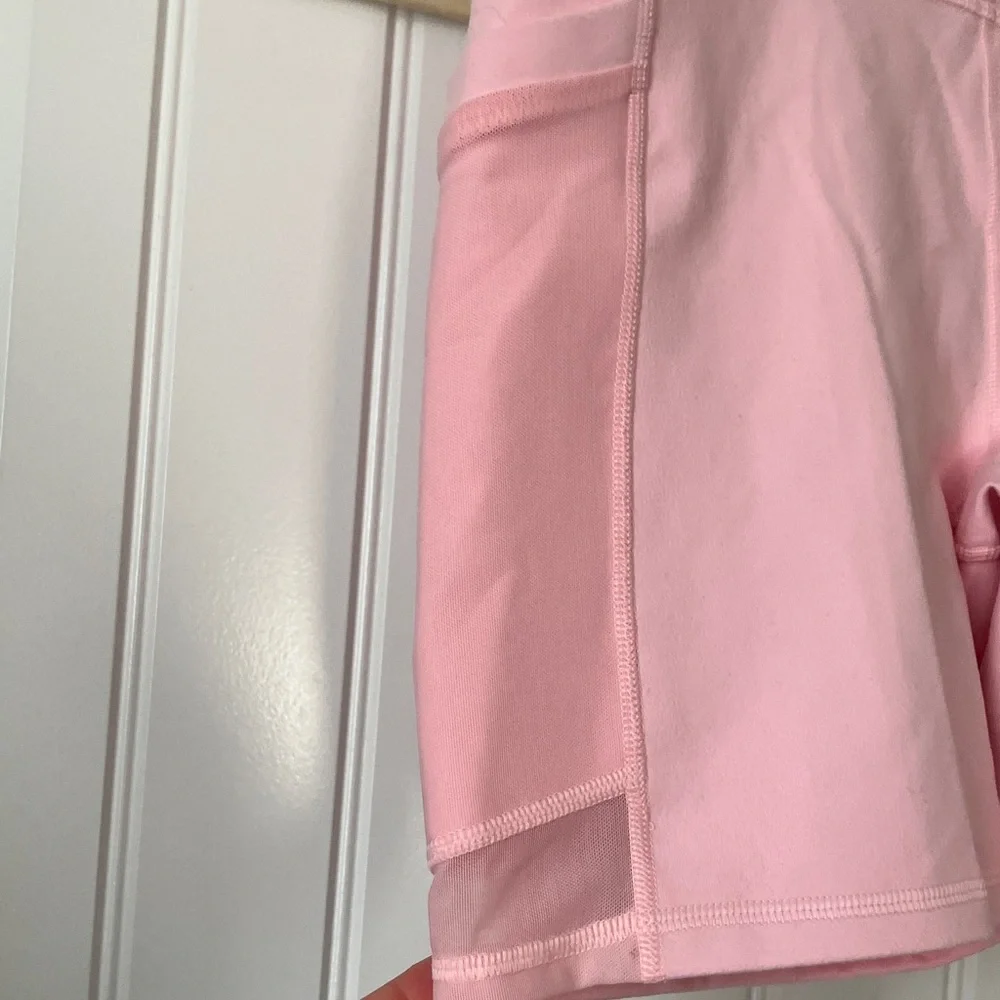 Fabletics High Waist On the Go 6” Pink Shorts - Picture 5 of 6
